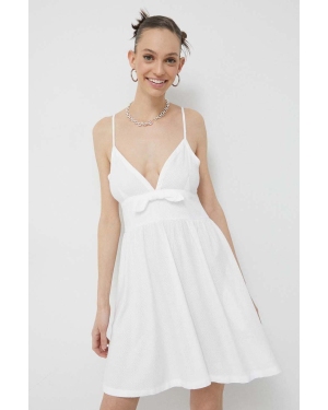 Roxy sukienka kolor biały mini rozkloszowana
