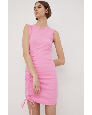 Noisy May sukienka kolor różowy mini dopasowana