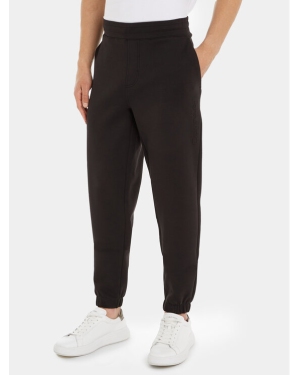 Calvin Klein Spodnie dresowe Embossed Logo K10K112198 Czarny Regular Fit