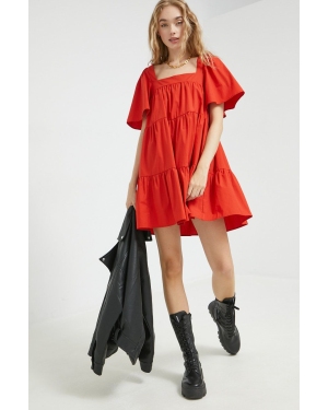 Abercrombie & Fitch sukienka kolor czerwony mini rozkloszowana