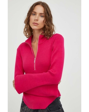 Gestuz sweter damski kolor różowy z półgolfem