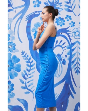 Medicine sukienka lniana kolor niebieski midi dopasowana