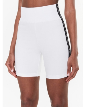 Calvin Klein Jeans Szorty sportowe J20J220683 Biały Slim Fit