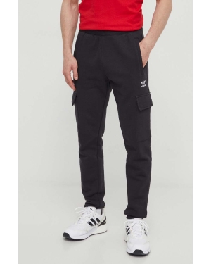 adidas Originals spodnie dresowe Trefoil Essentials Cargo Pants kolor czarny z aplikacją IP2755