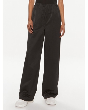 Calvin Klein Jeans Spodnie materiałowe Soft Crinkle J20J223122 Czarny Relaxed Fit
