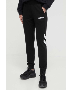 Hummel spodnie dresowe hmlLEGACY WOMAN TAPERED PANTS kolor czarny z nadrukiem 212564